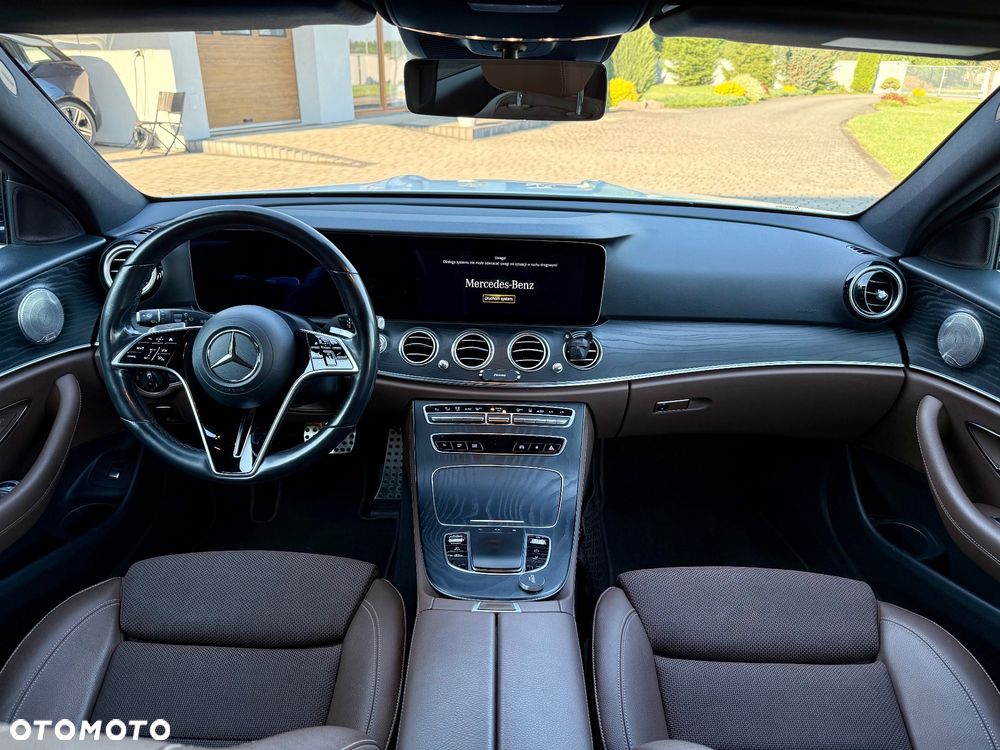 Mercedes-Benz Klasa E 300 de AMG - 26