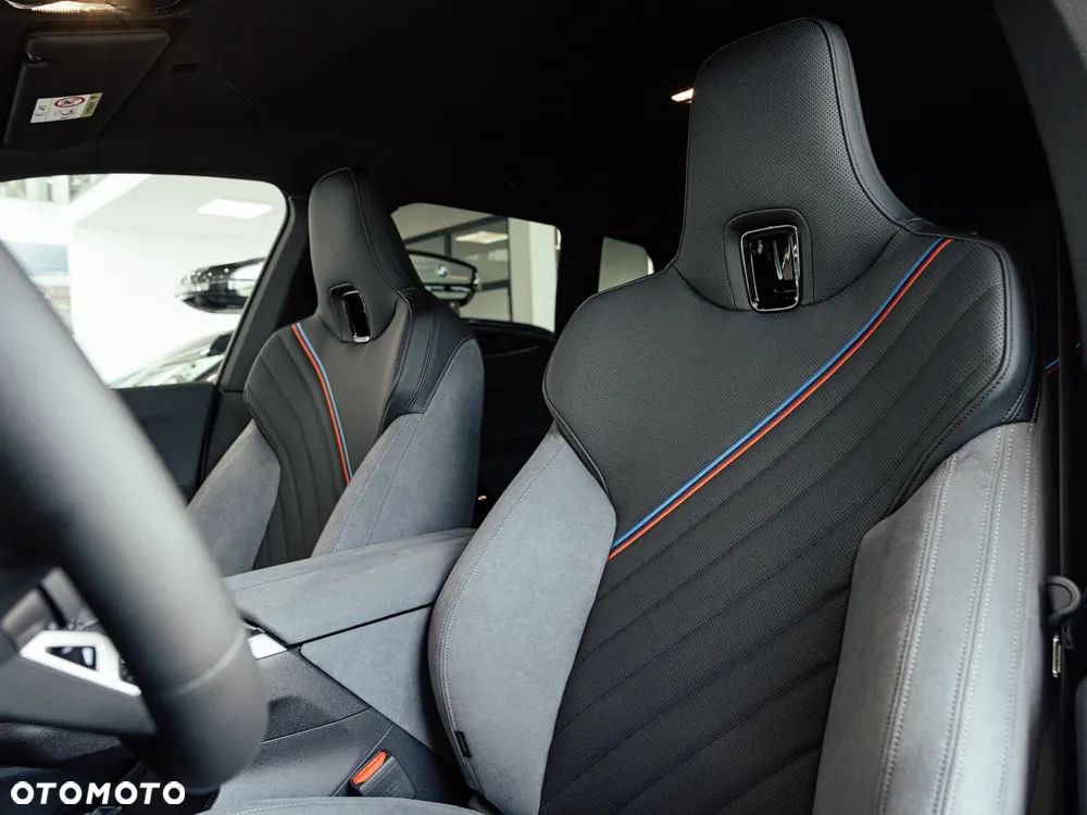 BMW iX xDrive45 100.6kWh - 12