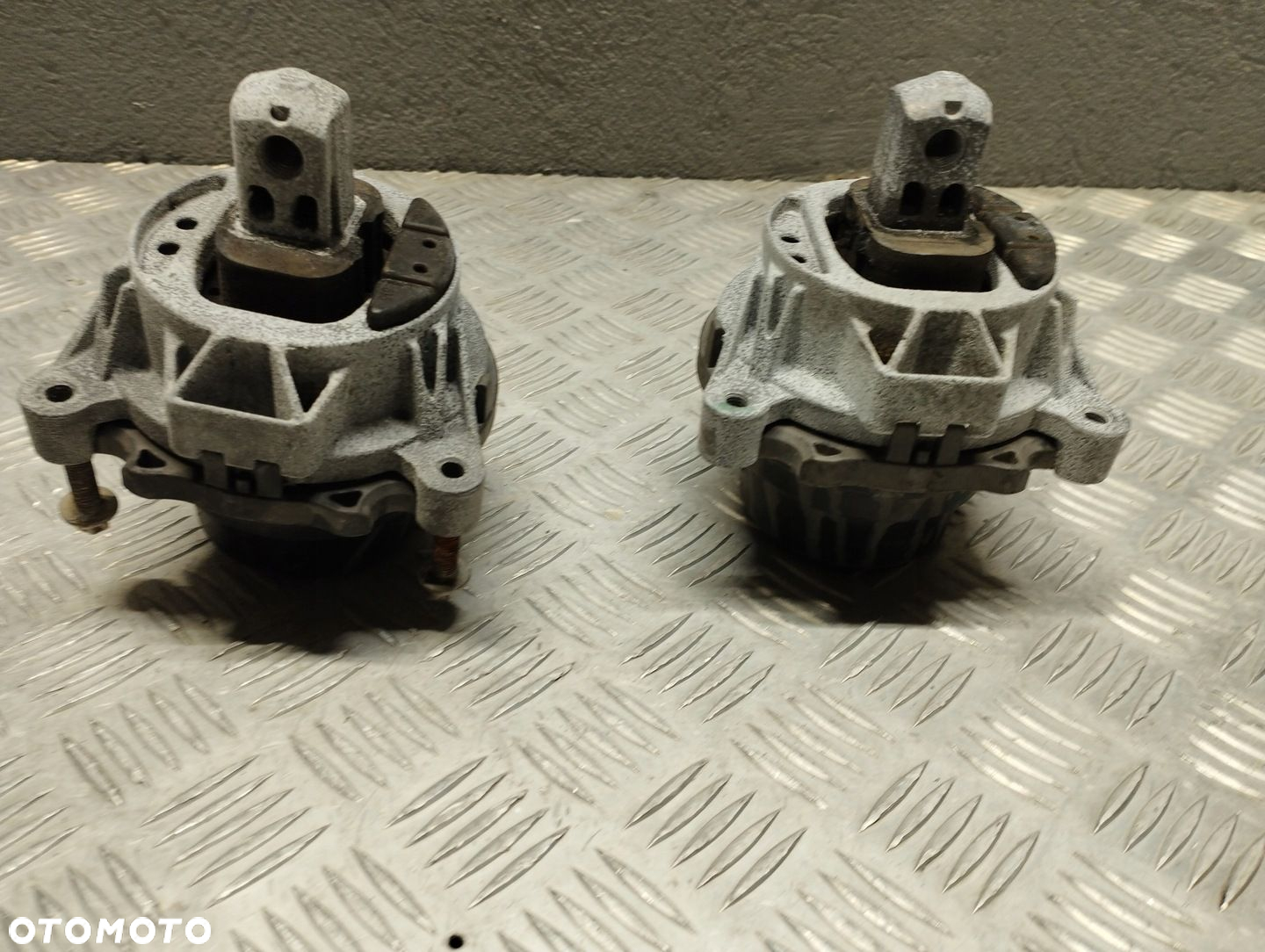 BMW F30 F31 F32 F33 F34 F36 PODUSZKA SILNIKA PRAWA 6850220 - 8