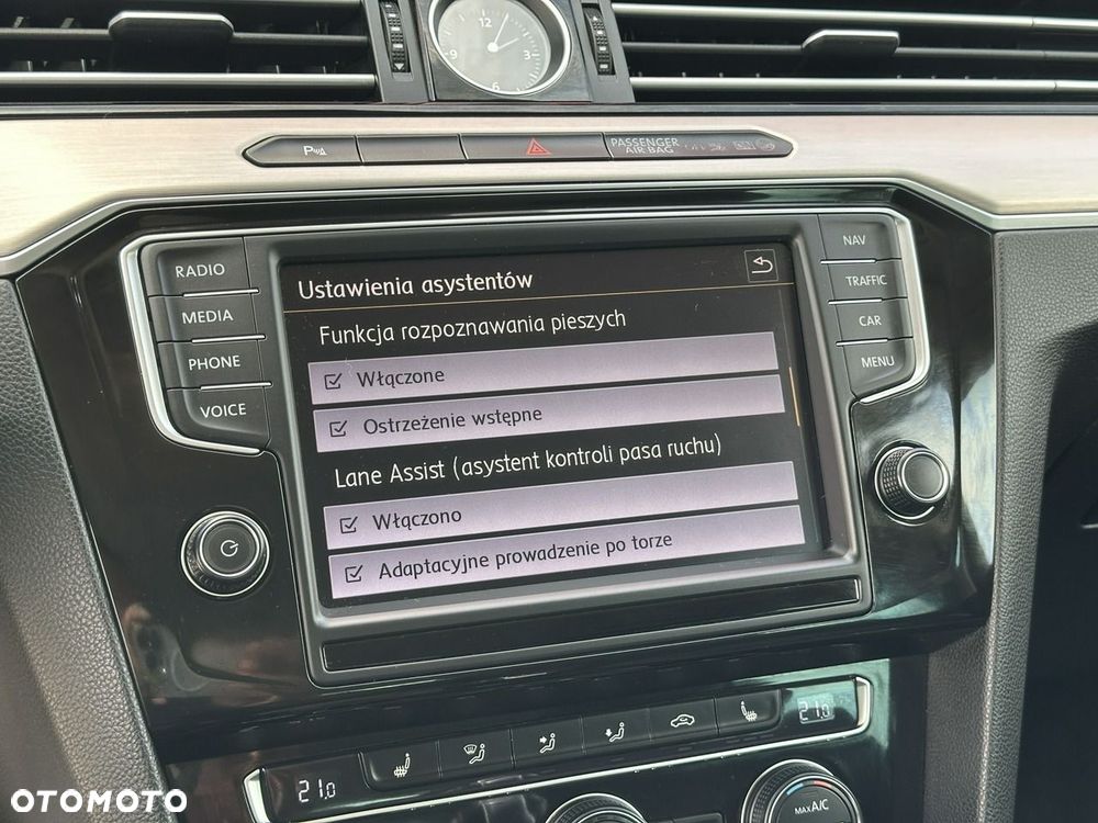Volkswagen Passat Variant 2.0 TSI (BlueMotion Technology) DSG Highline - 27