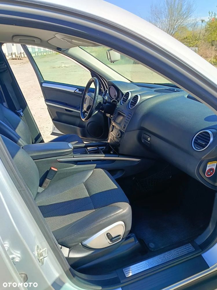 Mercedes-Benz ML - 10