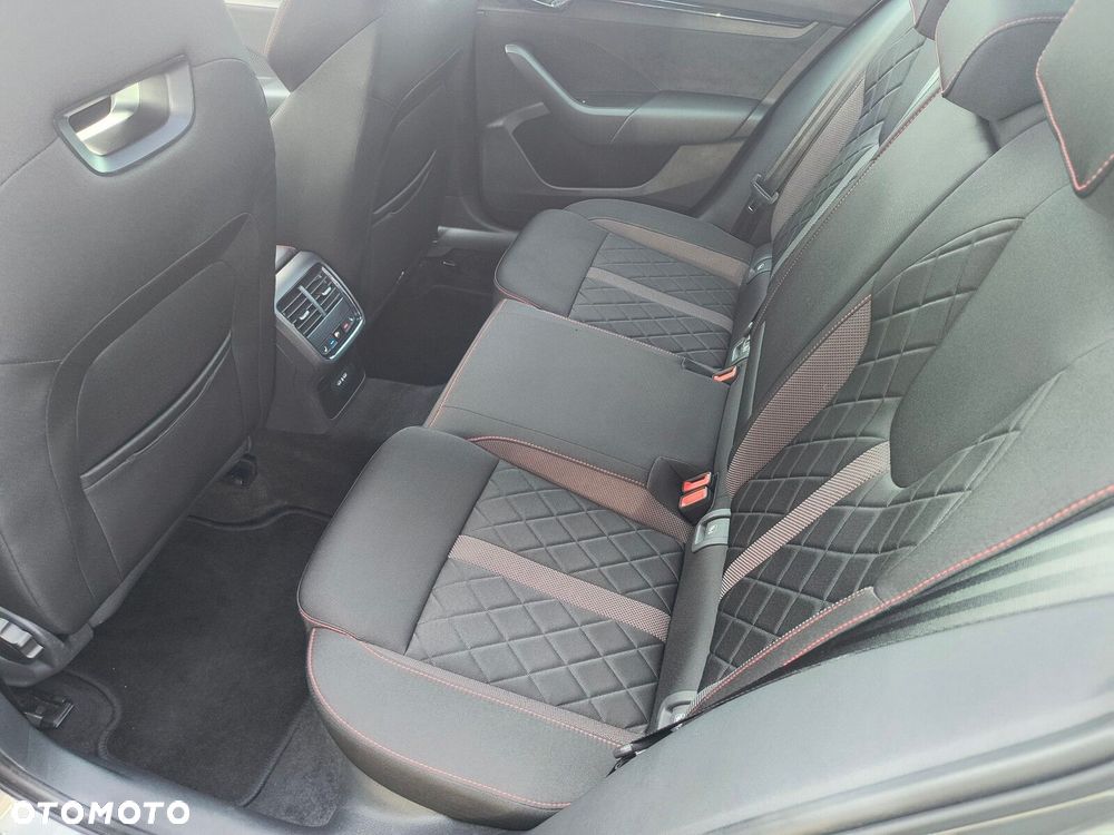 Skoda Octavia 2.0 TDI RS DSG - 30