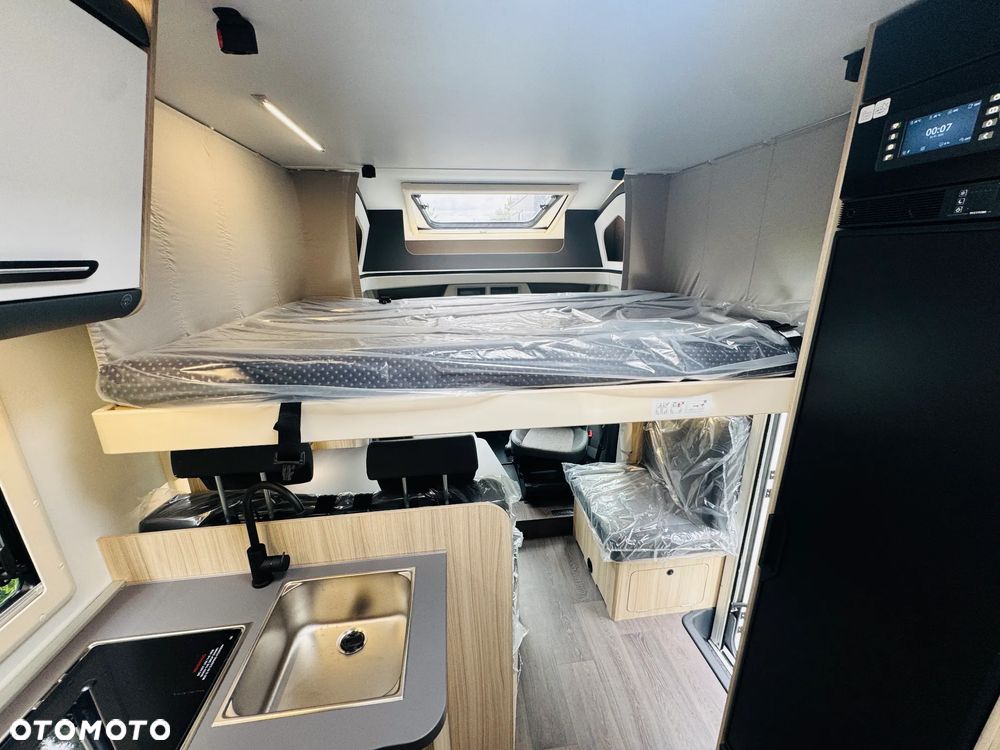 Ford Sunliving S75 SL - 23