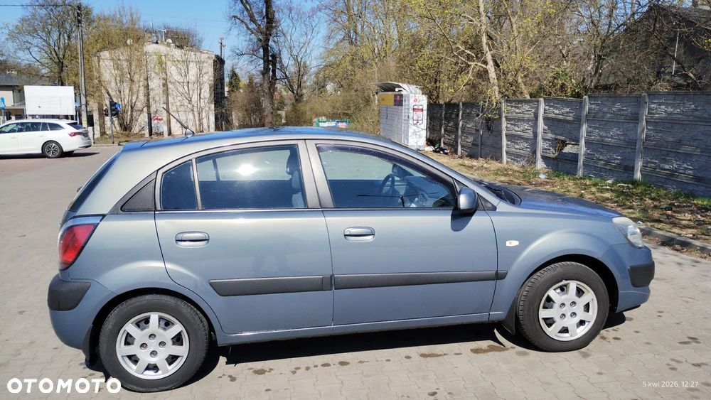 Kia Rio - 2