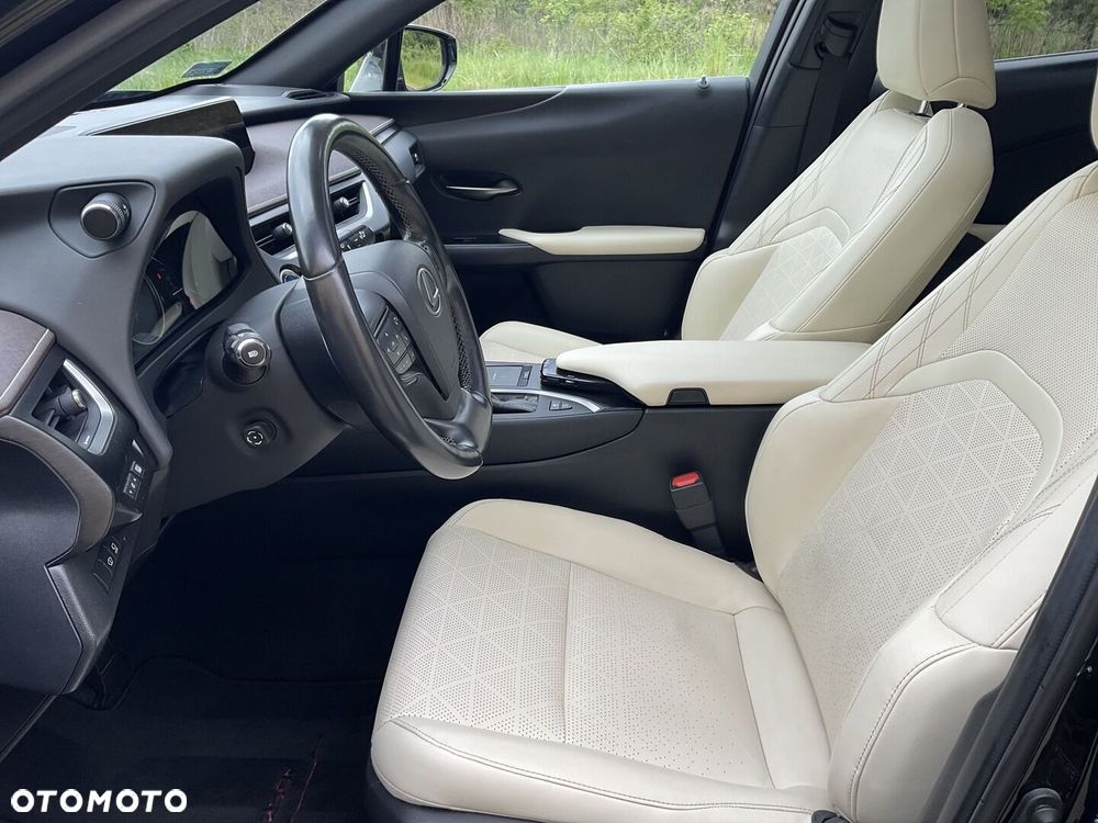 Lexus UX - 20
