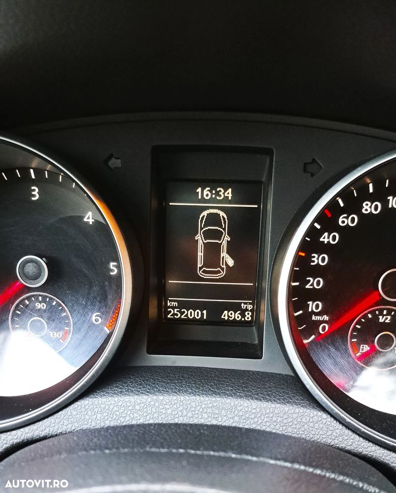 Volkswagen Golf 1.6 TDI DPF DSG Highline - 10