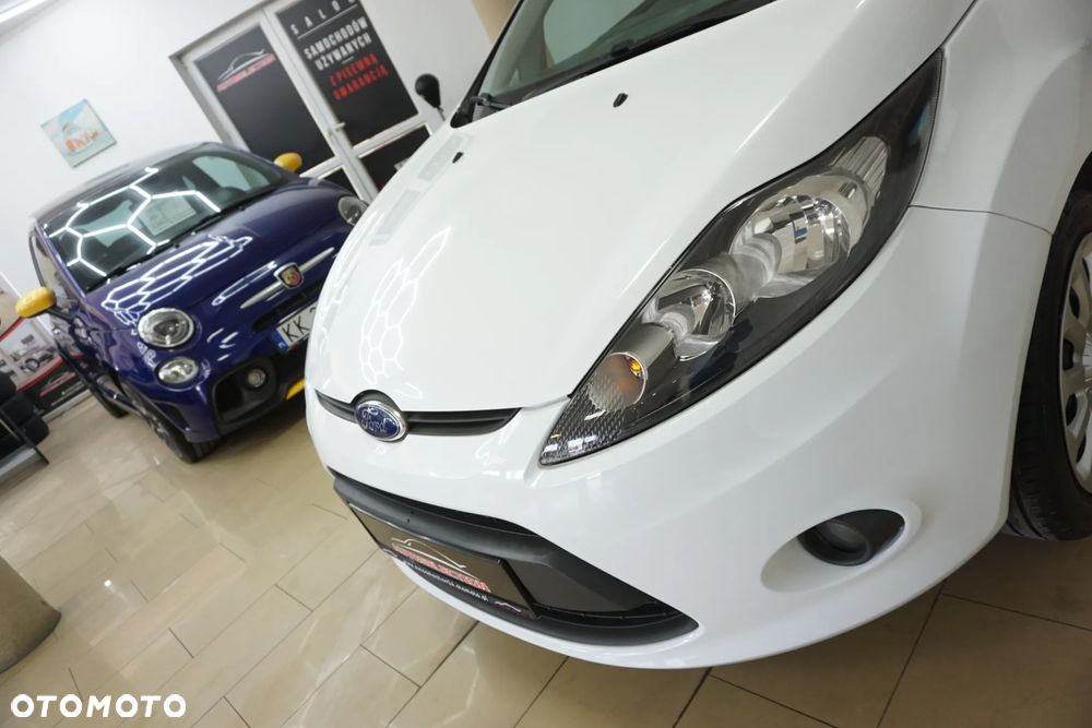 Ford Fiesta 1.4 Champions Edition - 11