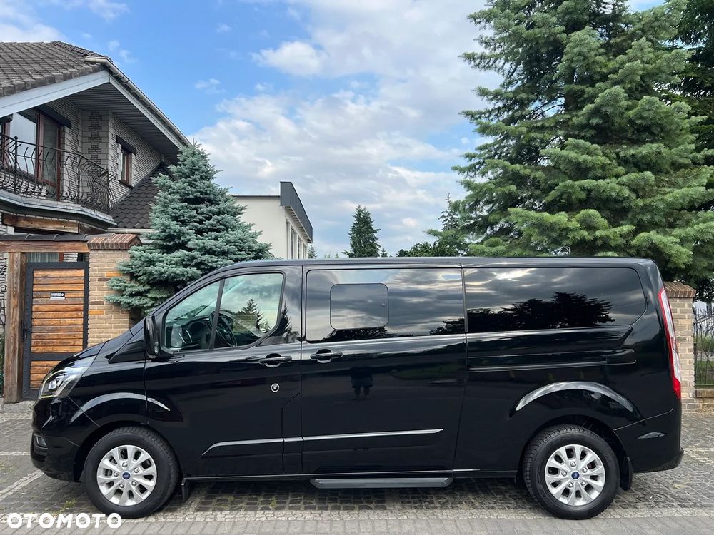 Ford Tourneo Custom - 12
