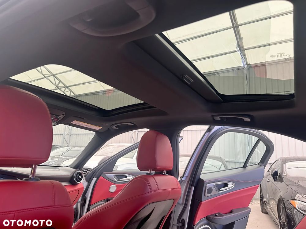 Alfa Romeo Giulia 2.0 Turbo Veloce Q4 - 13