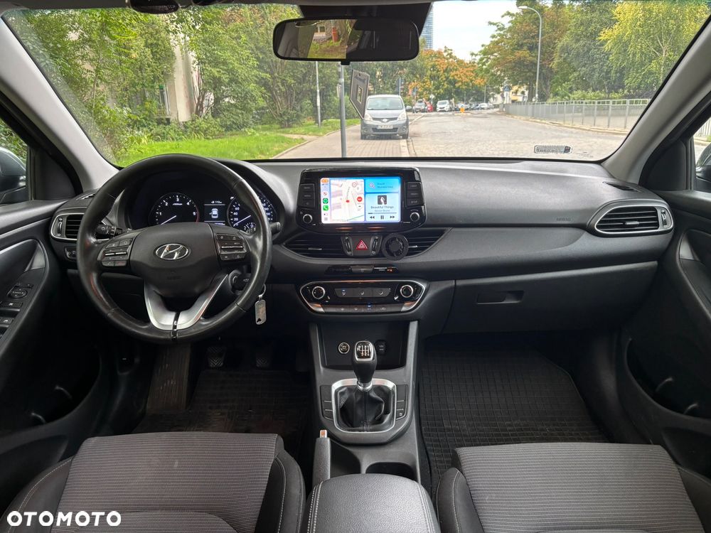 Hyundai i30 1.6 D Classic + - 6