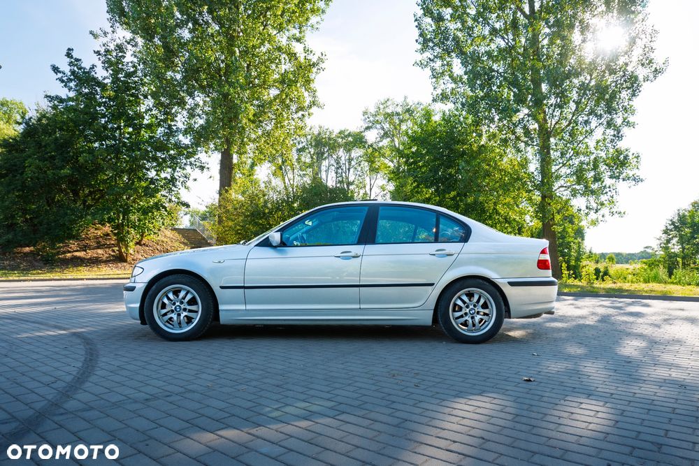 BMW Seria 3 318i - 3