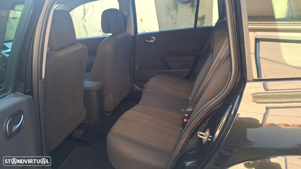 Renault Mégane Break 1.5 dCi Dynamique - 4