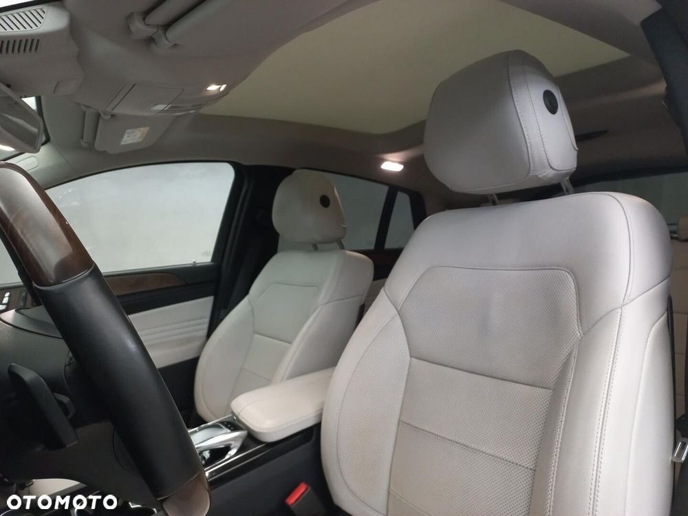 Mercedes-Benz GLE - 13