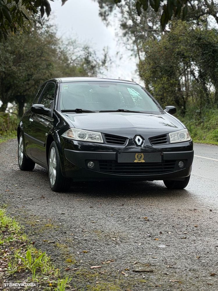 Renault Mégane 1.5 dCi Dynamique Luxe - 4