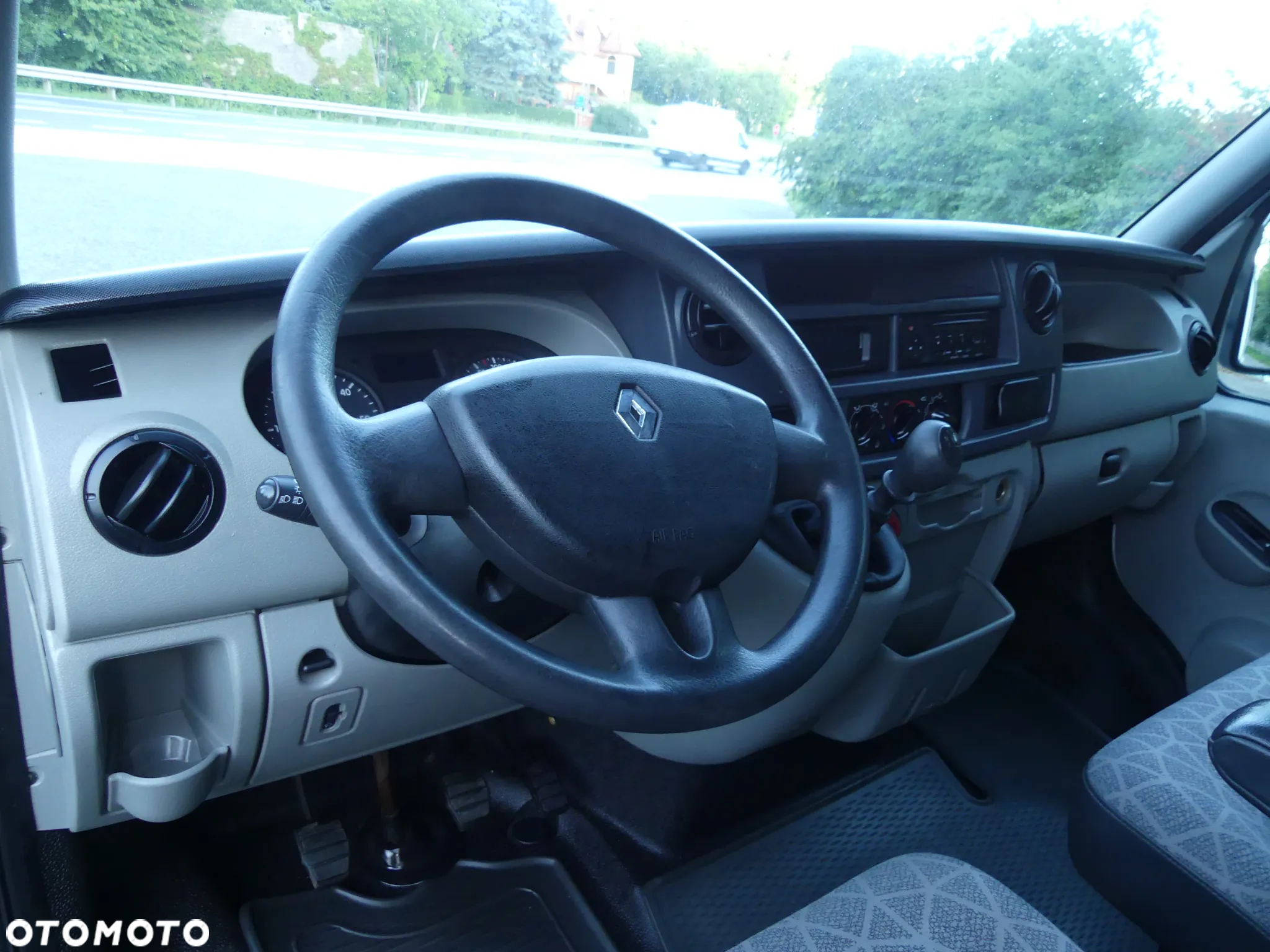 Renault Master 2.5 dci 150 KM - 11