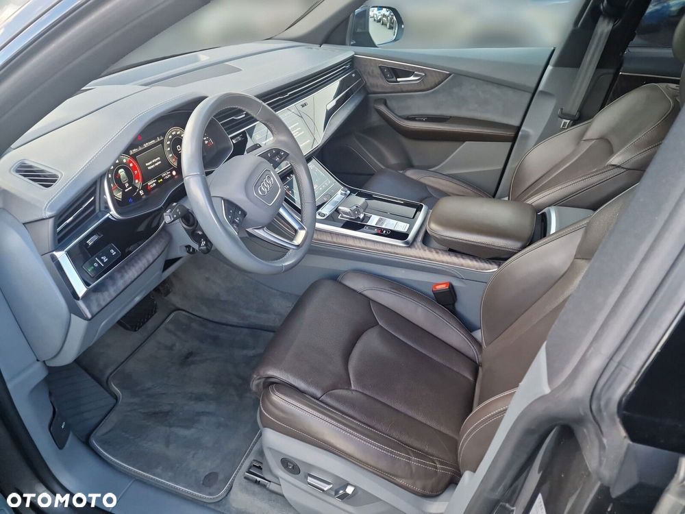 Audi Q8 - 10