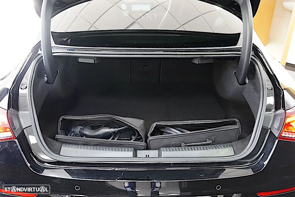 Mercedes-Benz CLA 250 e AMG Line - 11