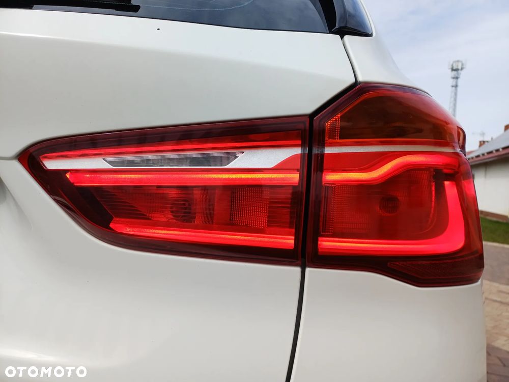 BMW X1 sDrive18i - 11