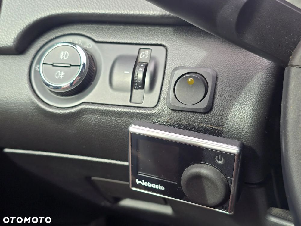 Opel Insignia - 15