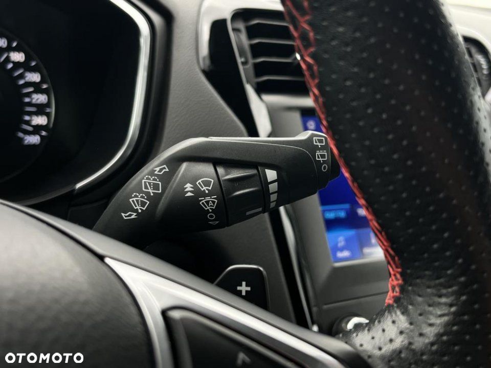 Ford Mondeo - 38