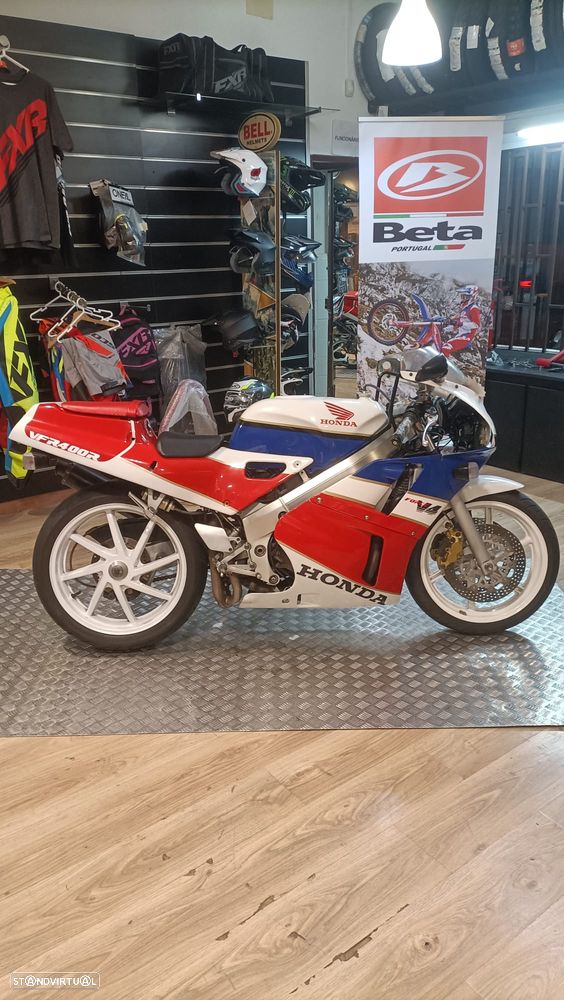 Honda VFR - 1
