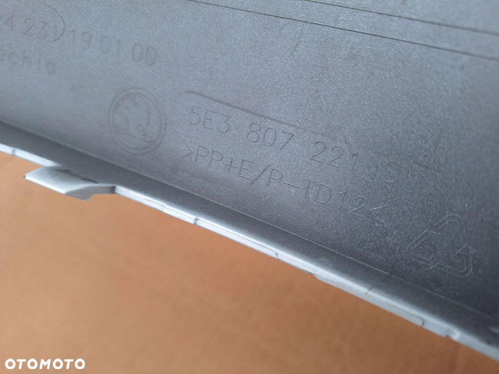 SKODA OCTAVIA IV 4 RS LIFT 24- 5E3 NIE KLEJONY! B.ŁADNY ZDERZAK PRZÓD PRZEDNI+KRATKA ORYG. 5E3807221S WYSYŁKA 24H - 14