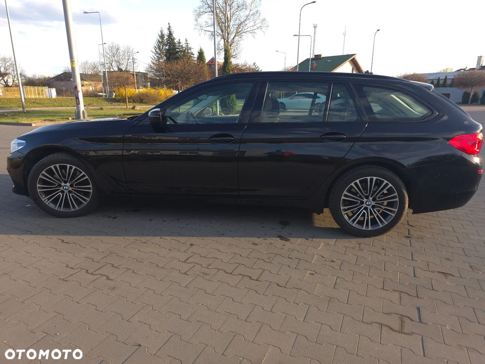 BMW Seria 5 520d xDrive Sport Line sport - 2