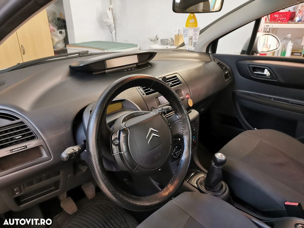 Citroën C4 1.4i 16V SX - 4