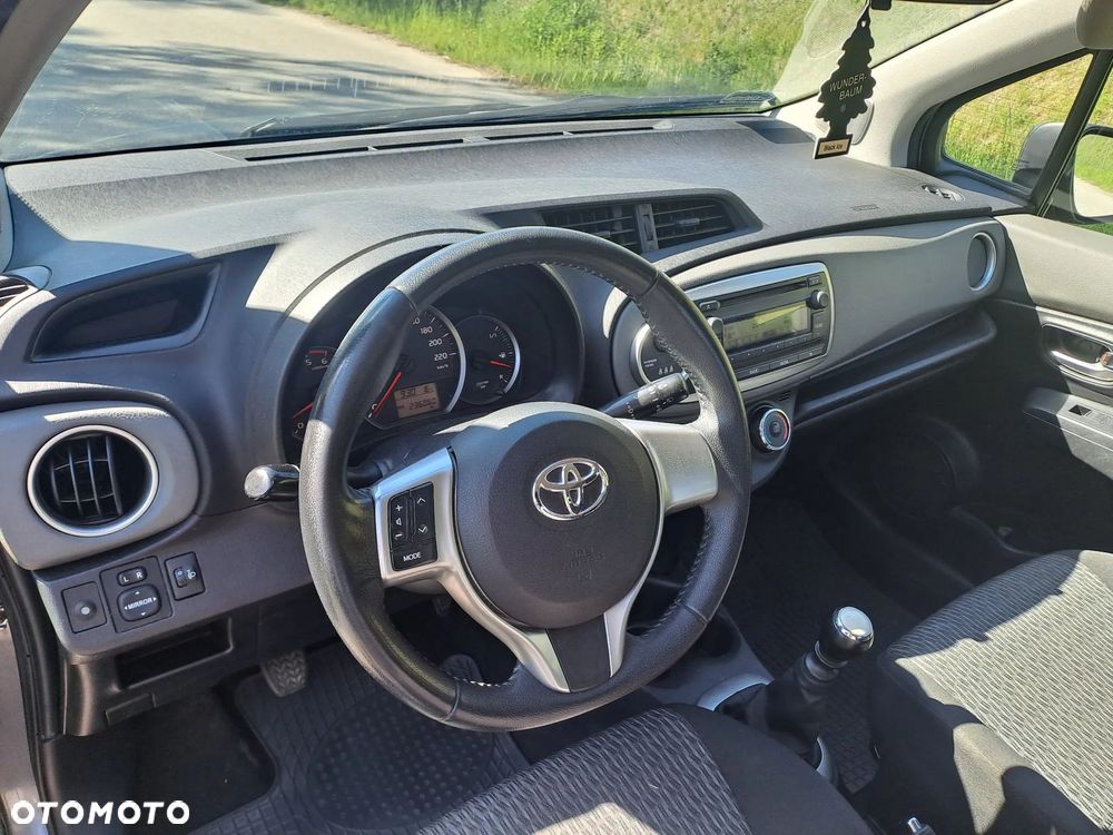 Toyota Yaris 1.4 D-4D Active - 10