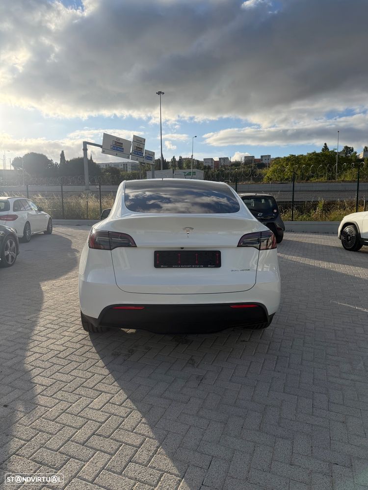 Tesla Model Y Long Range Dual Motor AWD - 7
