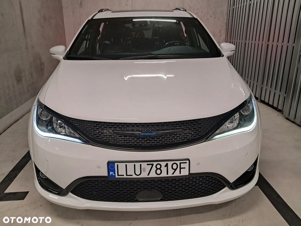 Chrysler Pacifica - 5