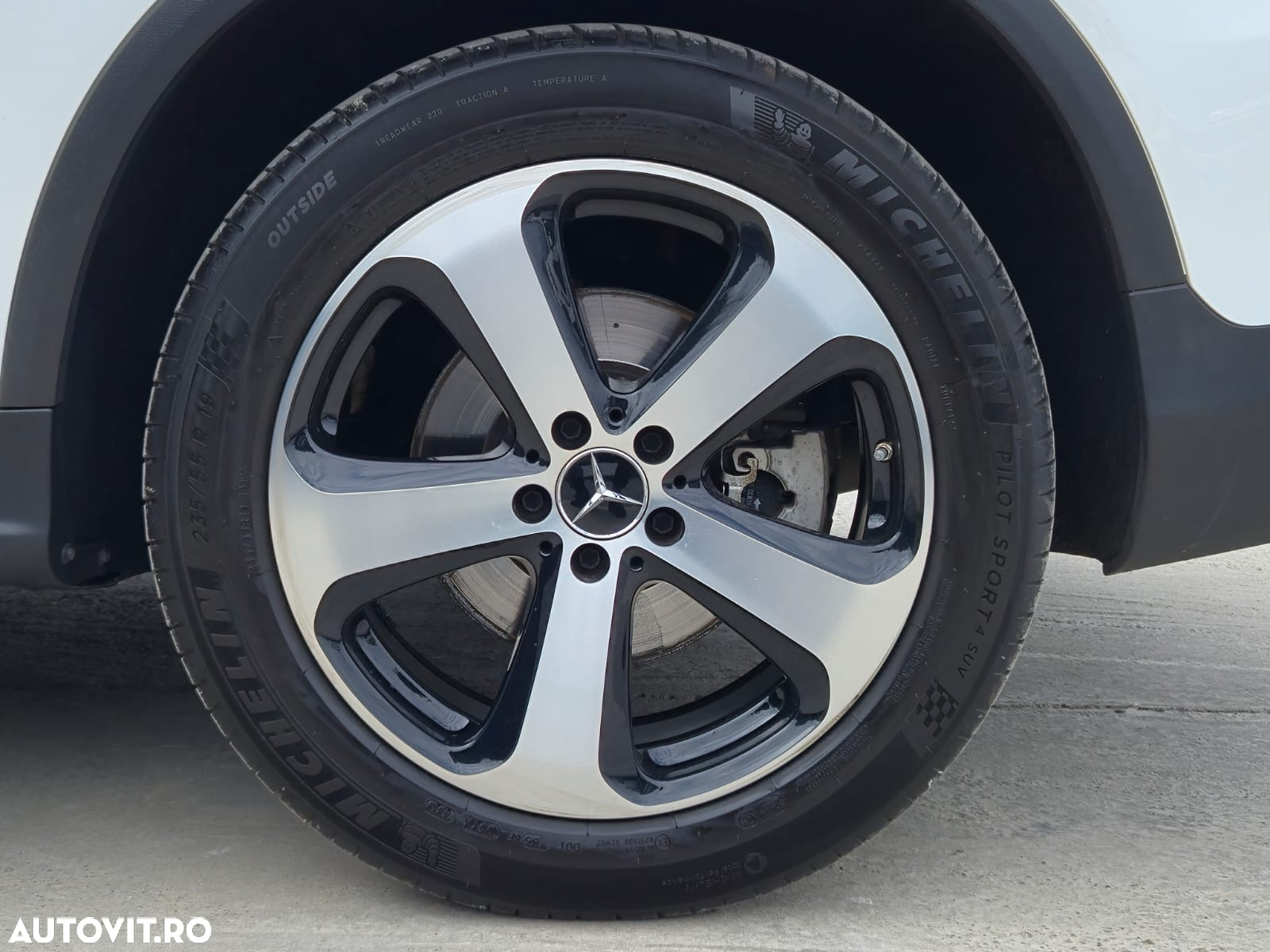 Mercedes-Benz GLC 250 d 4Matic 9G-TRONIC AMG Line - 33