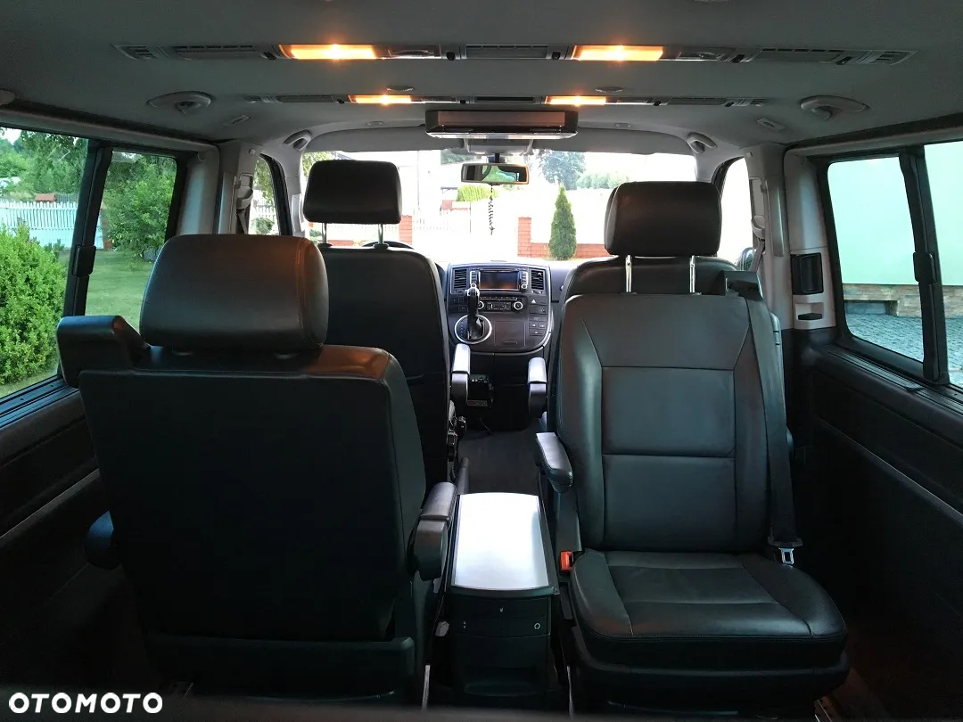 Volkswagen Multivan - 13