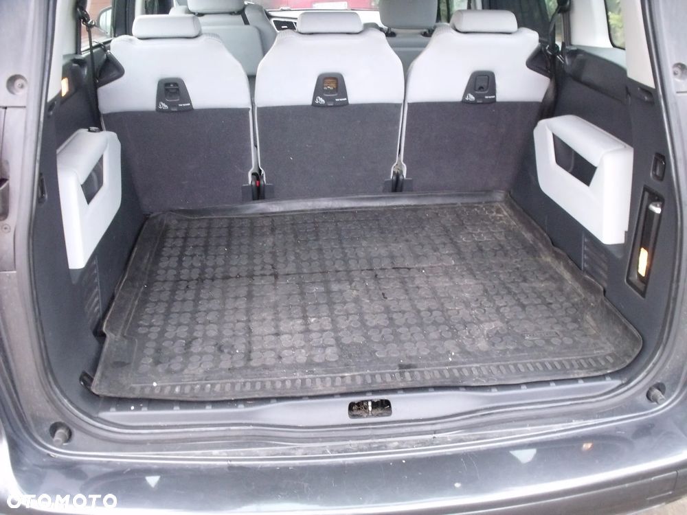 Peugeot 5008 - 9