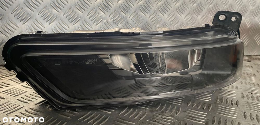 HALOGEN PRZECIWMGIELNY LAMPA MAN TG3 - 6