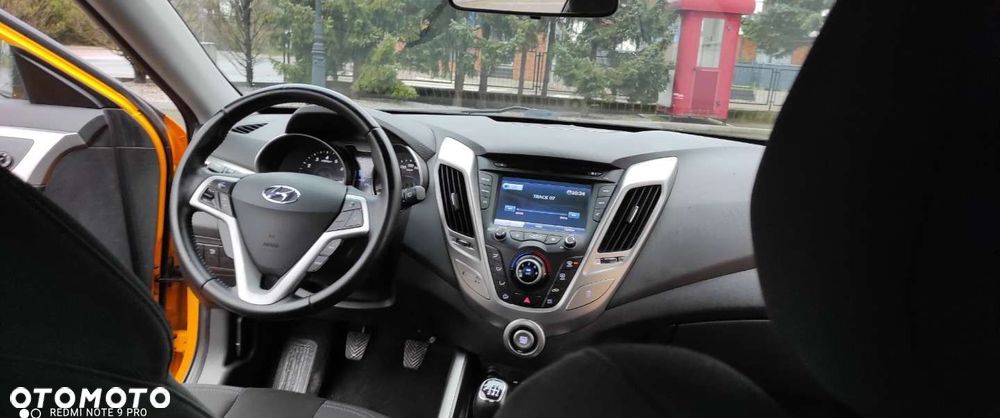 Hyundai Veloster - 23