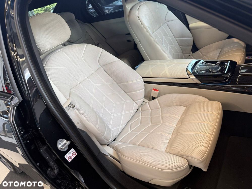 BMW Seria 7 - 20