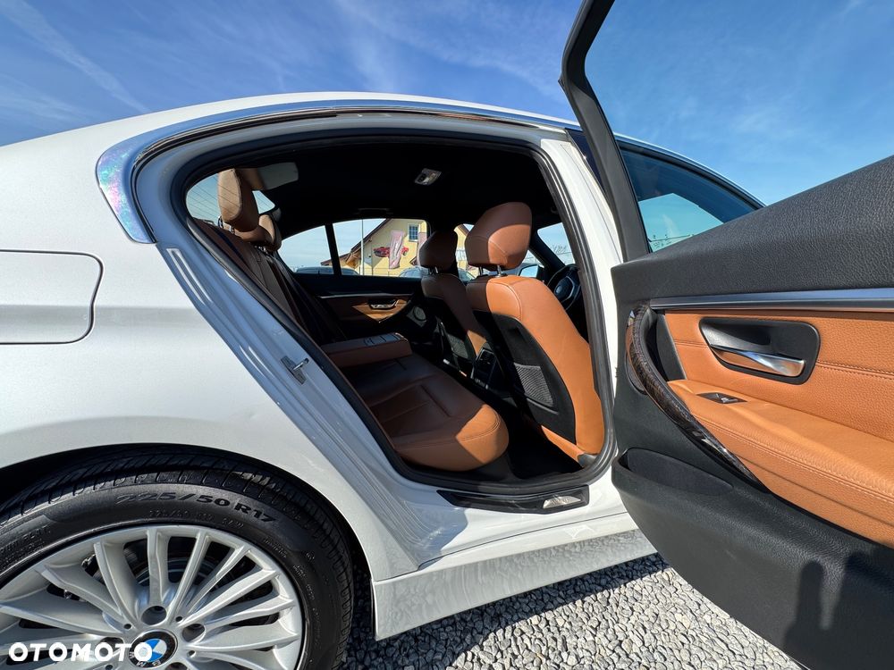 BMW Seria 3 320d Luxury Line - 12