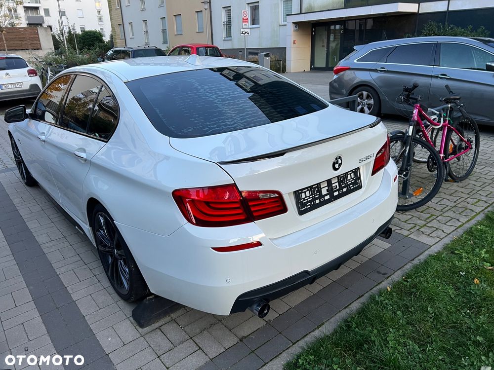 BMW Seria 5 535i Sport-Aut - 15
