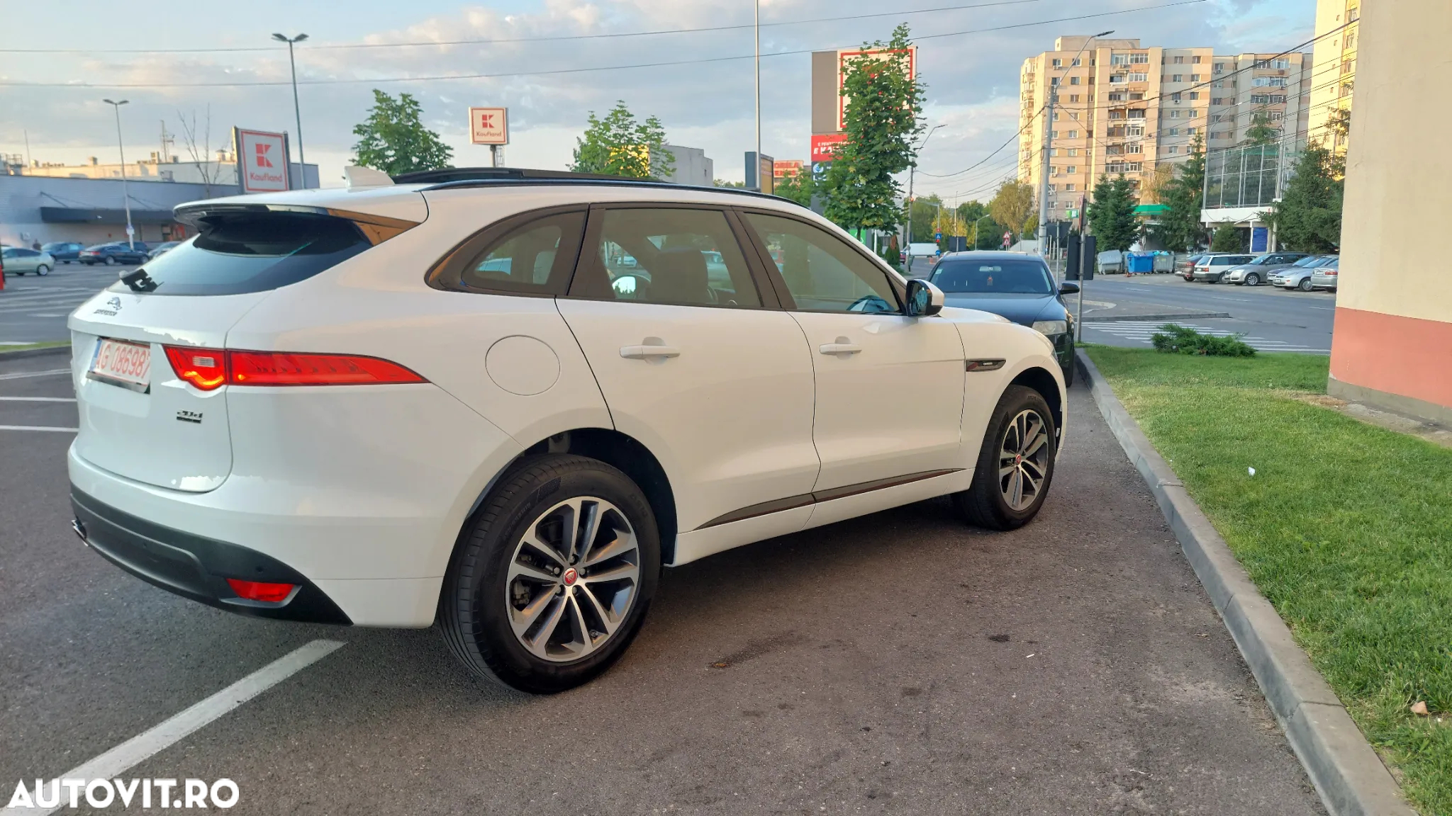 Jaguar F-Pace 20d Aut. R-Sport - 4