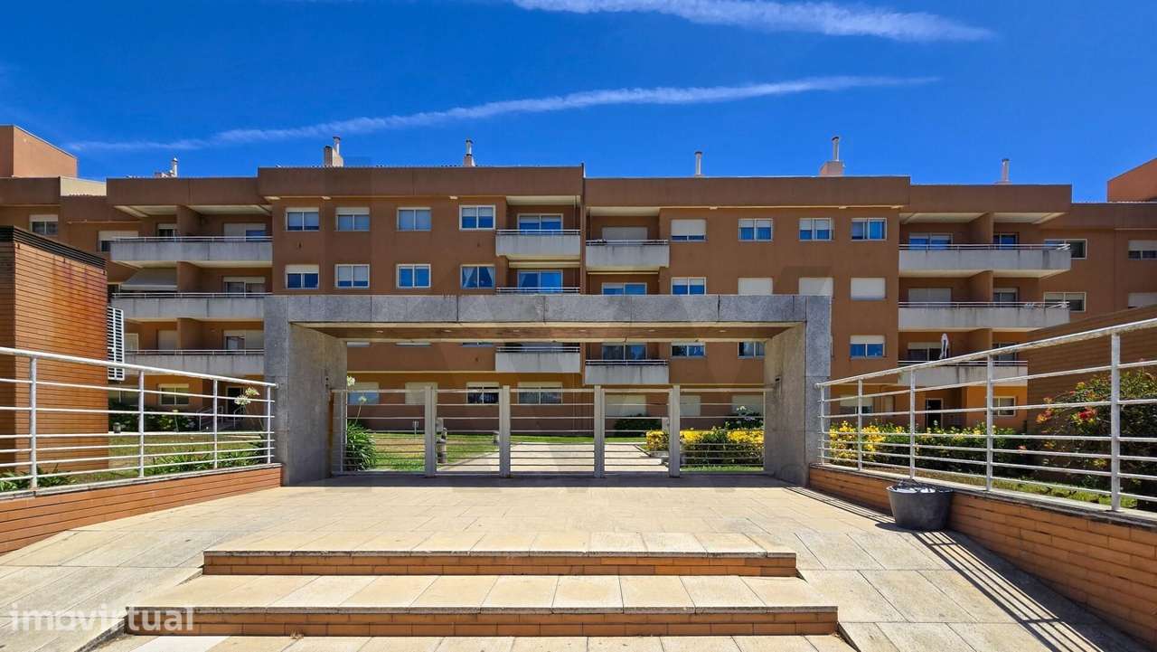 T3 Duplex Remodelado em Condomínio Fechado — São Félix da Marinha / Gr - Grande imagem: 2/29