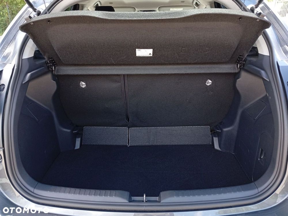 Toyota Yaris Hybrid 1.5 Style - 19