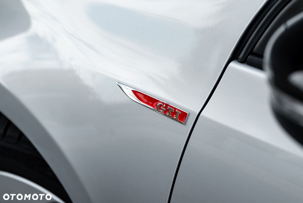 Volkswagen Golf 2.0 GTI - 13