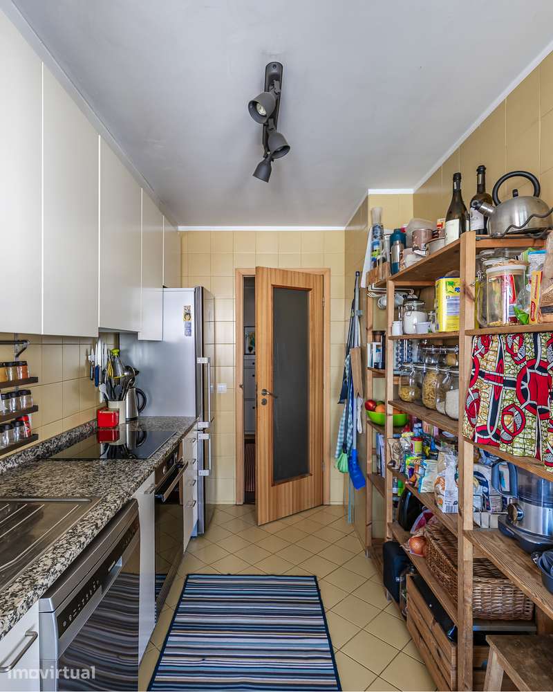 Apartamento T2 c/ varanda | Box fechada | Perto do metro - Grande imagem: 3/16