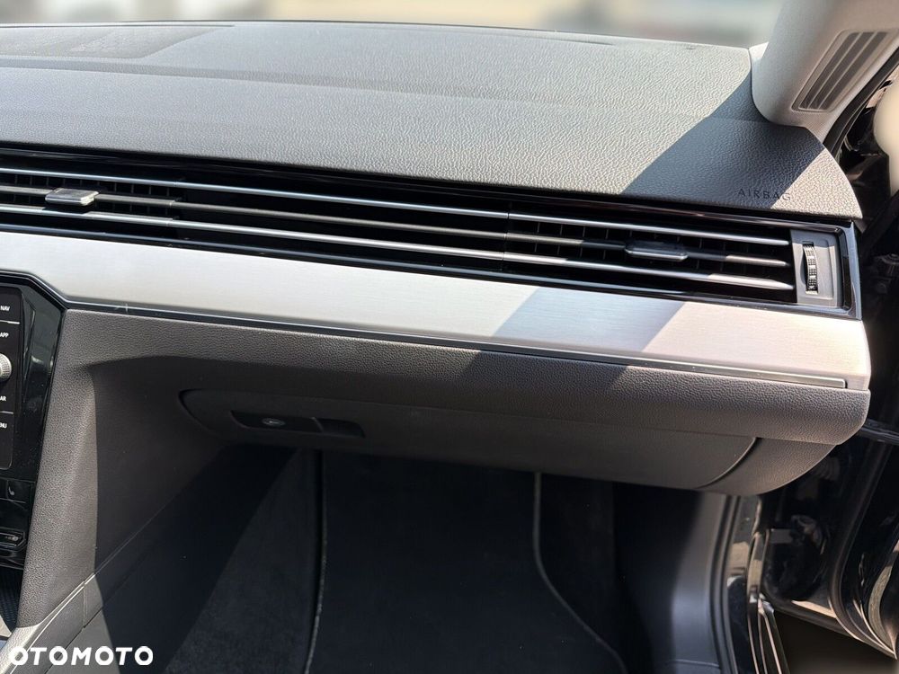 Volkswagen Passat 1.5 TSI EVO Elegance DSG - 38