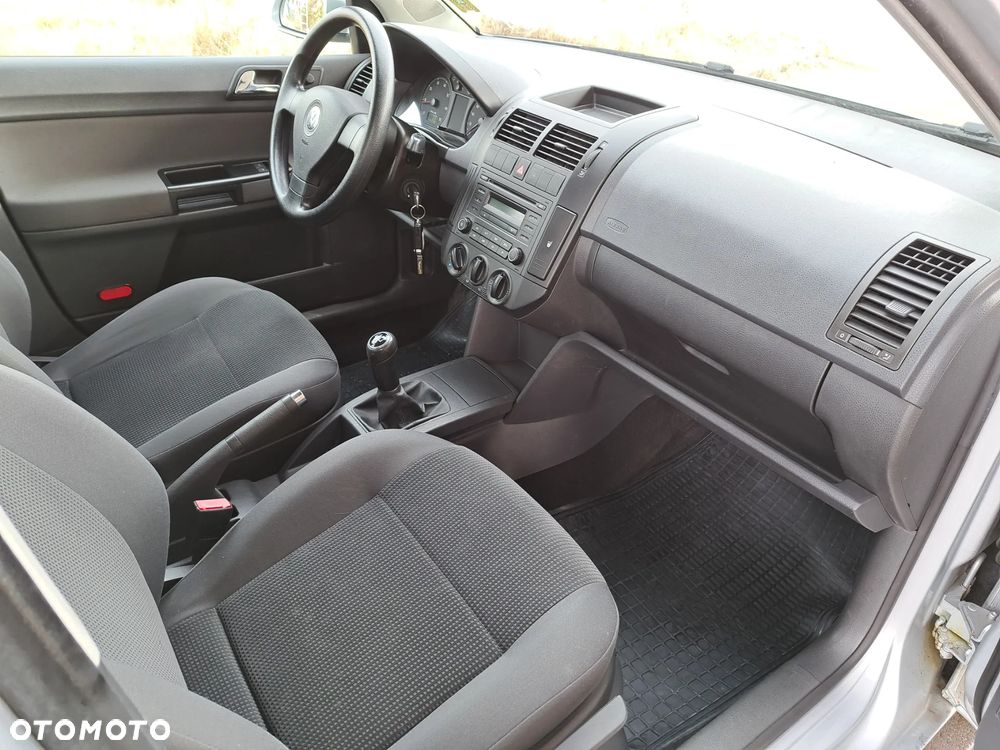 Volkswagen Polo - 17