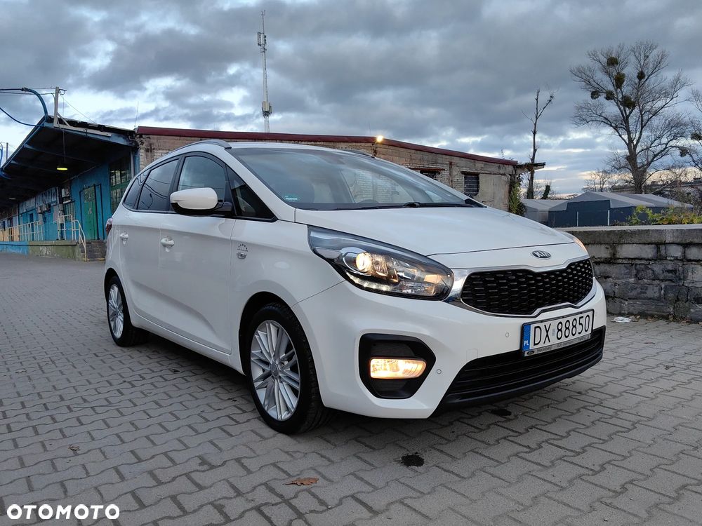 Kia Carens 1.7 CRDi 141 UEFA EURO 2016 - 1