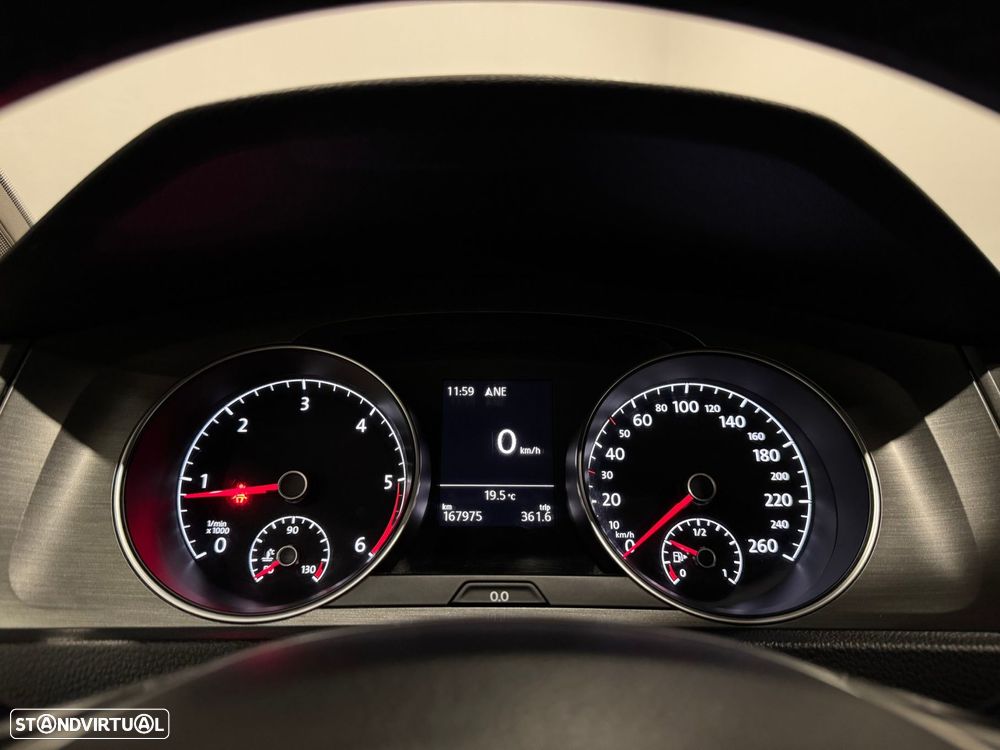 VW Golf 2.0 TDI Confortline - 41