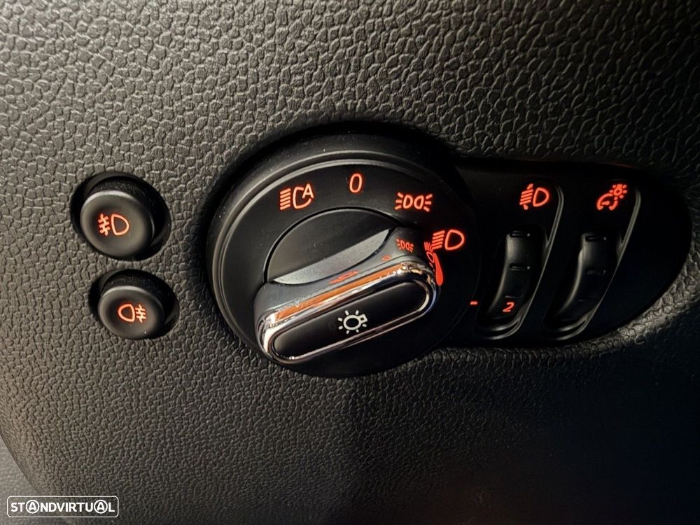 MINI 3 Portas One Yours - 22