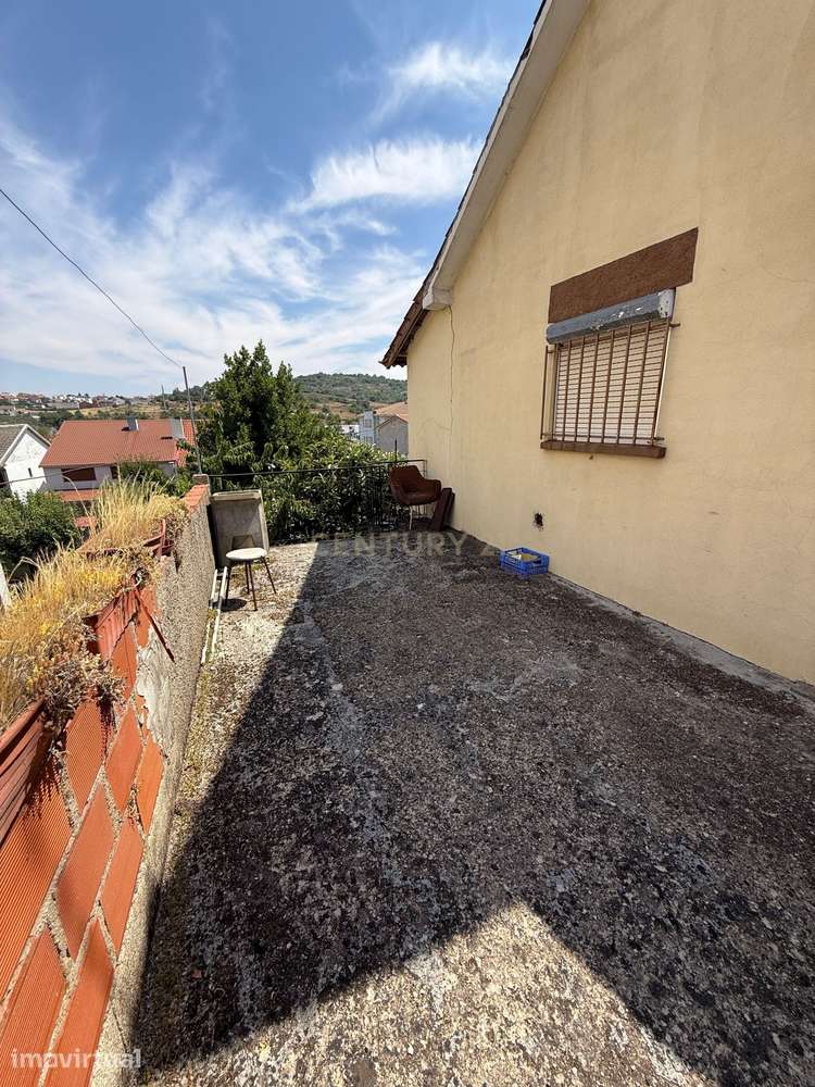 Moradia BI-FAMILIAR perto do IPB e do Centro de Bragança, no Bairro da - Grande imagem: 5/33